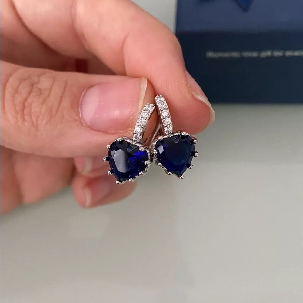 New 925 Silver Romantic Heart Sapphire Earrings - Picture 2 of 2